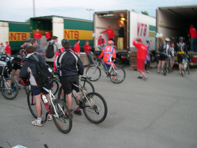 Etalan Dechargement des camions